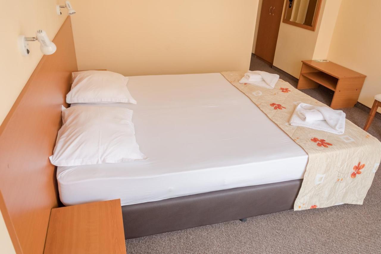 Hotel Eva 拉夫达 外观 照片