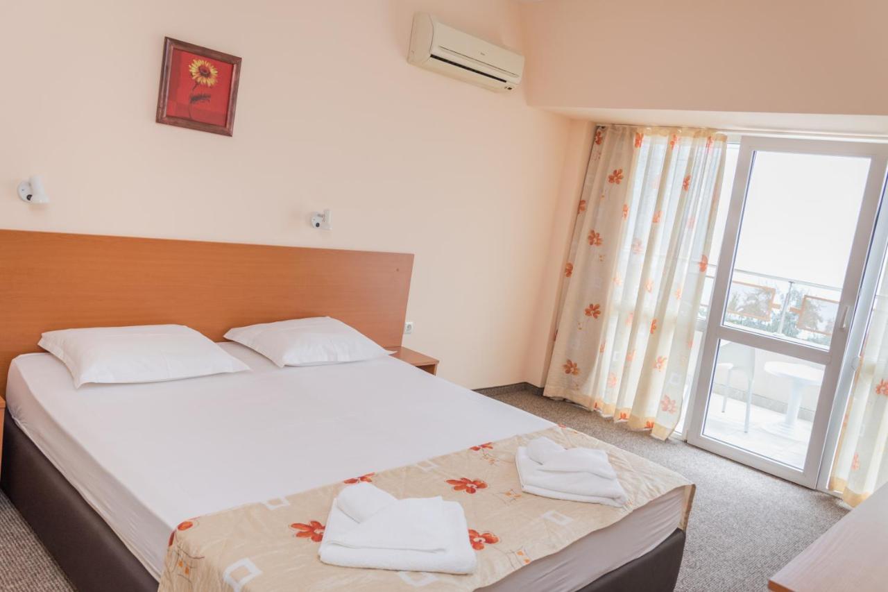 Hotel Eva 拉夫达 外观 照片