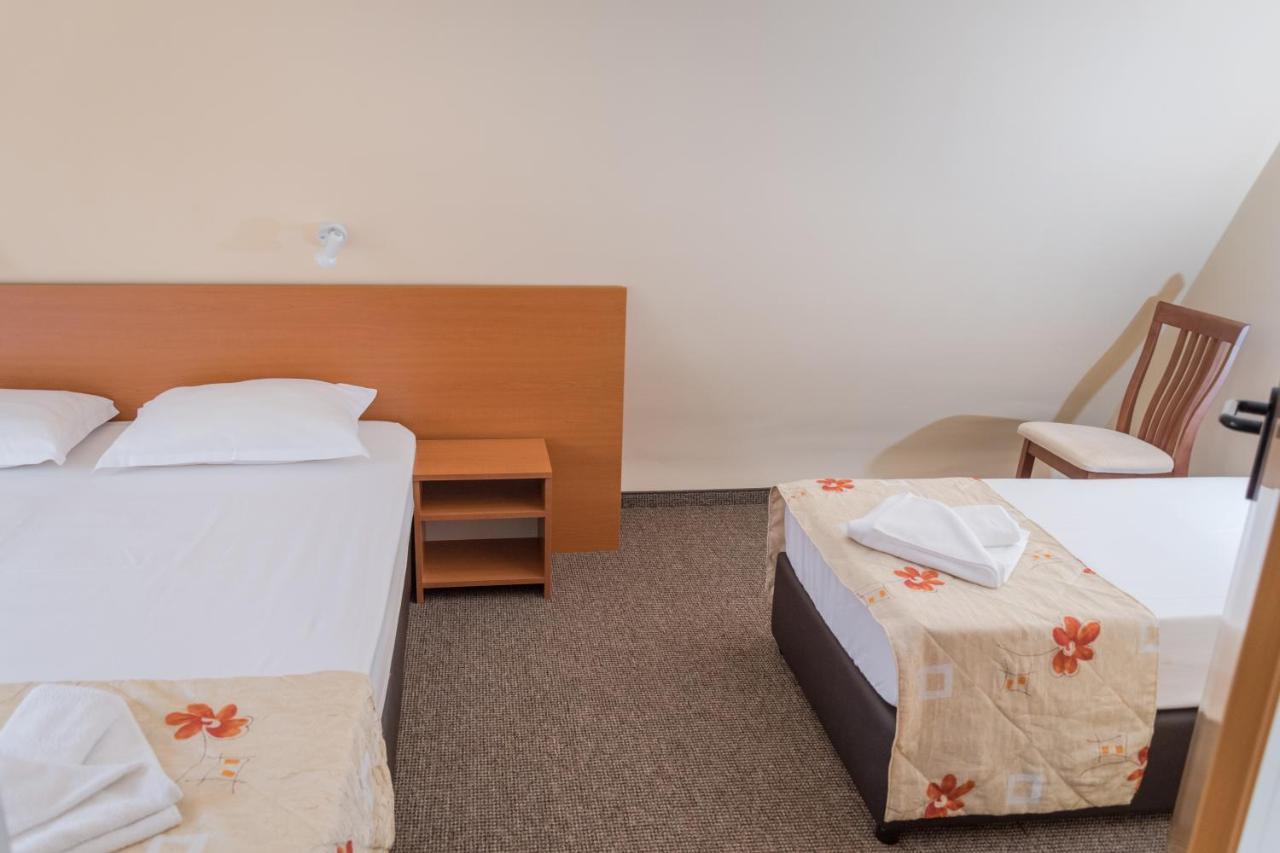 Hotel Eva 拉夫达 外观 照片