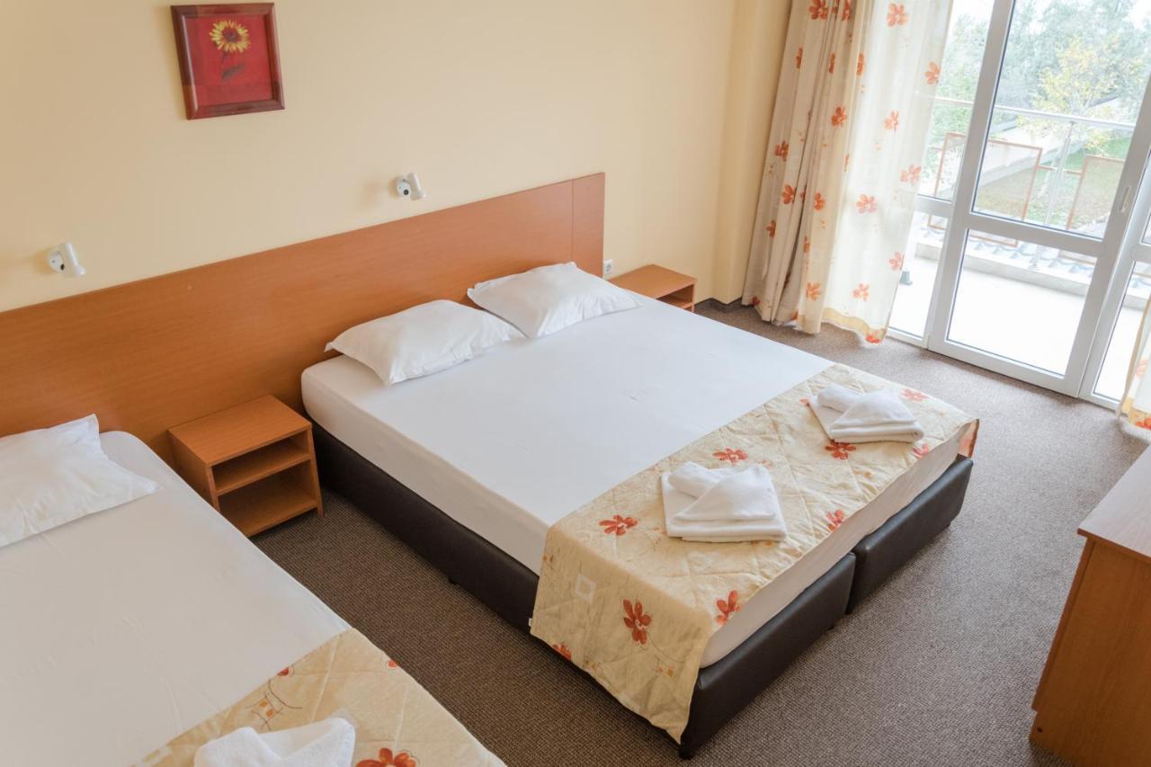 Hotel Eva 拉夫达 外观 照片